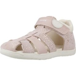 Sandały Geox Model B Sandal Macchia Gir Kolor Rose. Białe sandały Geox, bez wzorów, ze skóry, bez obcasa, bez zapięcia. Za 179.99 zł.