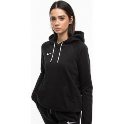 Bluza dresowa damska Nike Park 20 Hoodie. Czarne bluzy Nike, bez wzorów, z dresówki, bez kaptura. Za 202.00 zł.