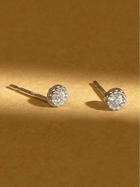 L instant d Or Złote kolczyki-wkrętki "Petits Ronds" z cyrkoniami rozmiar: onesize. Szare kolczyki L instant d Or, z cyrkonią, złote. Za 260.99 zł.