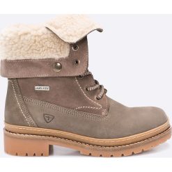 Tamaris - Botki. Brązowe botki Tamaris, bez wzorów, z materiału, z okrągłym noskiem, bez obcasa, na obcasie, bez zapięcia. W wyprzedaży za 299.90 zł.
