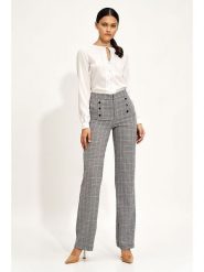 Nife Bluzka w kolorze białym rozmiar: 38. Białe bluzki Nife, bez wzorów, bez kołnierzyka, bez ramiączek. Za 122.09 zł.