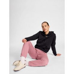 Bluza damska z kapturem Hummel LGC Shai. Czarne bluzy sportowe Hummel, bez wzorów, z kapturem. W wyprzedaży za 228.00 zł.