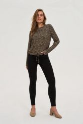 Jeansy rurki czarne. Czarne jeansy MOODO, l, bez wzorów. Za 139.99 zł.