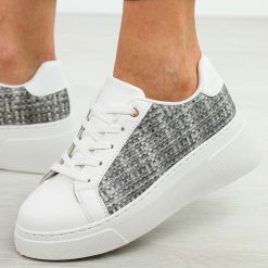 Szare sportowe buty damskie McBraun 23335. Szare obuwie sportowe McBraun, na jesień, z jeansu, bez zapięcia. W wyprzedaży za 74.25 zł.