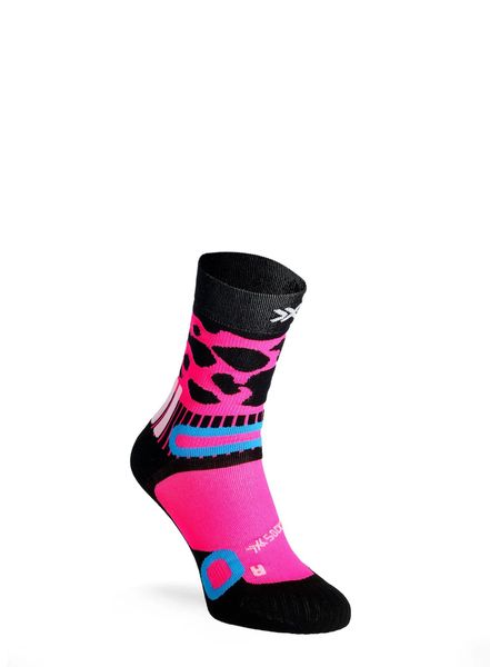 Skarpety turystyczne X-Socks Hike Discover Crew. Czerwone skarpety X Socks, bez wzorów, z materiału. Za 102.29 zł.