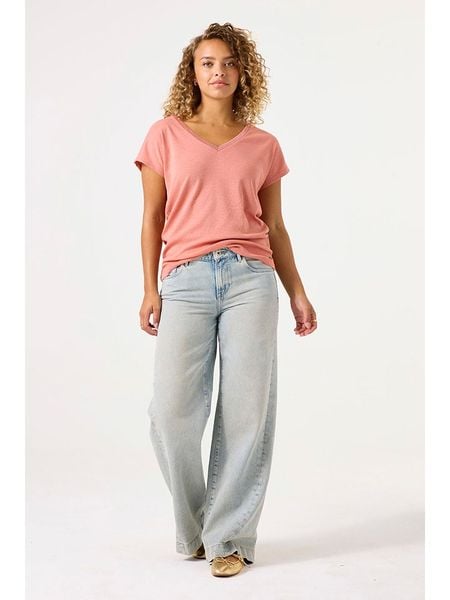 Garcia Koszulka w kolorze jasnoróżowym rozmiar: S. Różowe bluzki Garcia, s, bez wzorów, bez kołnierzyka, bez ramiączek. Za 48.05 zł.