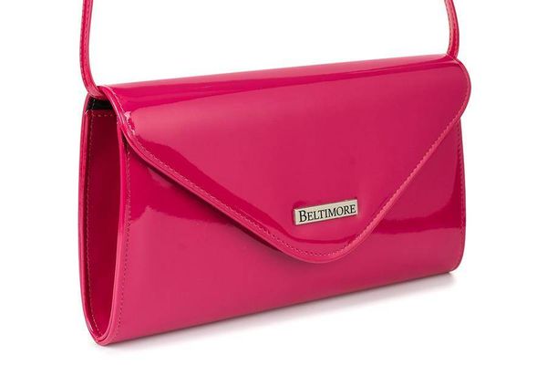 Lakierowana kopertówka różowa BELTIMORE M78. Czerwone torebki klasyczne bez wzorów, z lakierowanej skóry, lakierowane, bez dodatków. Za 81.30 zł.