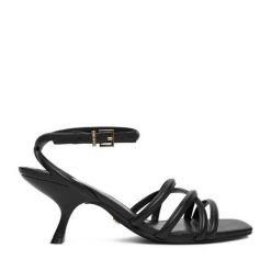 Sandały GINO ROSSI. Czarne sandały Gino Rossi, bez wzorów, bez obcasa, na szpilce, bez zapięcia. Za 349.99 zł.