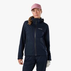 Kurtka przeciwdeszczowa golf damska Swedemount On Course Jacket II wodoodporna. Niebieskie kurtki sportowe SWEDEMOUNT, bez wzorów, z tkaniny, bez kaptura, na golfa. Za 449.99 zł.