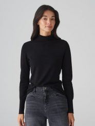 OPUS Koszulka w kolorze czarnym rozmiar: 40. Czarne bluzki Opus, bez wzorów, bez kołnierzyka, bez ramiączek. Za 117.99 zł.