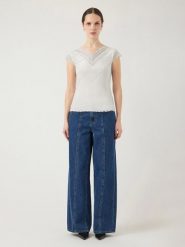 YAS Koszulka w kolorze białym rozmiar: S. Białe bluzki YAS, s, bez wzorów, z koronki, bez kołnierzyka, bez ramiączek. Za 96.37 zł.