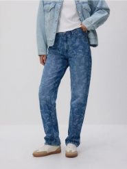 Jeansy straight ze wzorem - niebieski. Niebieskie jeansy Reserved, bez wzorów. Za 199.99 zł.