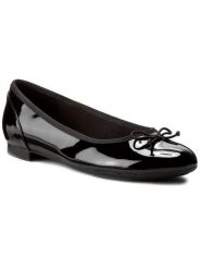 Baleriny Clarks. Brązowe baleriny Clarks, bez wzorów, bez obcasa. Za 329.99 zł.