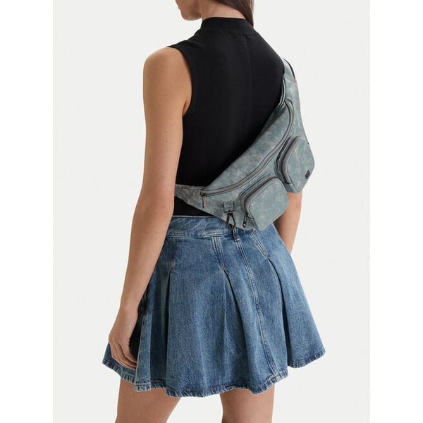 Torebka G-Star Raw. Niebieskie torebki klasyczne G-Star Raw, bez wzorów, bez dodatków. Za 120.99 zł.