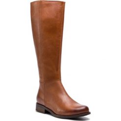 Oficerki LASOCKI - DESA-10 Brązowy. Brązowe kozaki Lasocki, z nubiku, przed kolano, bez obcasa, na obcasie, bez zapięcia. Za 329.99 zł.