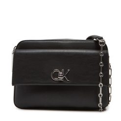 Torebka Calvin Klein. Czarne listonoszki Calvin Klein, bez wzorów, bez dodatków. Za 529.99 zł.