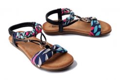 ARTIKER RELAKS 56C1276 czarny, sandały damskie. Czarne sandały Artiker Relaks, bez wzorów, eleganckie, bez obcasa, na płaskiej podeszwie, bez zapięcia. Za 119.90 zł.