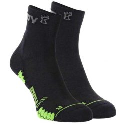 Skarpetki sportowe dla dorosłych Trailfly Mid Sock. Czarne skarpety Inov-8, bez wzorów, z lycry. Za 99.99 zł.