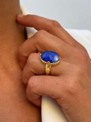 Taboo Pozłacany pierścionek z lapis lazuli rozmiar: 50. Niebieskie pierścionki Taboo, z lazurytem, pozłacane. Za 146.95 zł.
