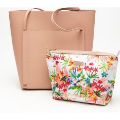 Duża shopperka z kosmetyczką - Różowy. Kufry i kosmetyczki Cropp. W wyprzedaży za 69.99 zł.