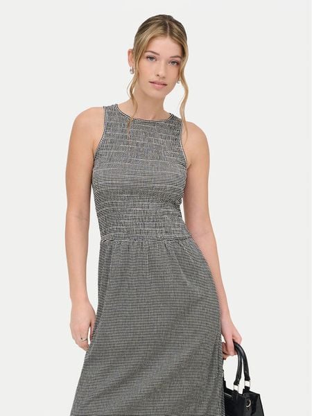 ONLY Sukienka letnia Celle 15369284 Czarny Regular Fit. Czarne sukienki Only, na lato, xs, bez wzorów, z syntetyku, bez kołnierzyka, bez ramiączek. Za 97.99 zł.