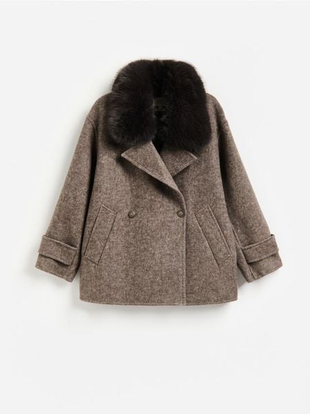 Płaszcz z wełną - brązowy. Brązowe płaszcze Reserved, l, bez wzorów, z tkaniny, bez kaptura. Za 499.99 zł.