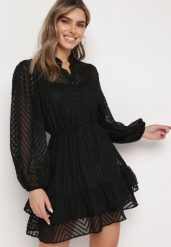 Czarna Rozkloszowana Sukienka Mini z Bufiastymi Rękawami i Falbanką Illathi. Czarne sukienki Born2be, l, z aplikacjami, bez kołnierzyka, bez ramiączek, mini, rozkloszowane. Za 129.99 zł.