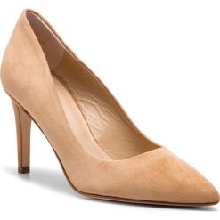 Szpilki SOLO FEMME - 75403-88-I57/000-04-00 Beż. Brązowe szpilki Solo Femme, bez wzorów, z materiału, eleganckie, bez obcasa, na obcasie, bez zapięcia. W wyprzedaży za 209.00 zł.