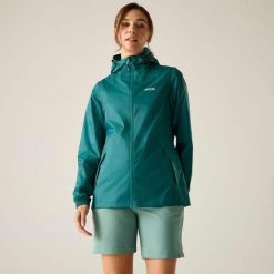 Kurtka trekkingowa damska Pack It Jacket III kieszonkowa przeciwdeszczowa. Niebieskie kurtki sportowe Regatta, bez wzorów, z softshellu, bez kaptura, trekkingowe. Za 149.99 zł.