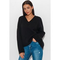 Numinou Sweter w kolorze czarnym rozmiar: onesize. Czarne swetry Numinou, bez wzorów, z wełny, bez ramiączek. Za 91.12 zł.