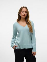 Vero Moda Sweter w kolorze błękitnym rozmiar: S. Niebieskie swetry Vero Moda, s, bez wzorów, z wiskozy, bez ramiączek. Za 83.95 zł.