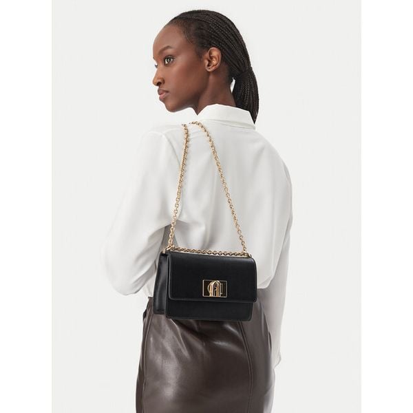 Torebka Furla. Czarne torebki klasyczne Furla, bez wzorów, bez dodatków. Za 1,559.00 zł.