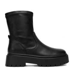 Botki DeeZee. Czarne botki DeeZee, bez wzorów, bez obcasa, na płaskiej podeszwie, bez zapięcia. Za 229.99 zł.