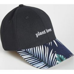 Czapka z daszkiem Plant lover - Czarny. Czapki marki Sinsay. Za 14.99 zł.