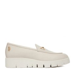 Półbuty U.S. Polo Assn. Białe czółenka U.S. Polo Assn., bez wzorów, bez obcasa, na koturnie, bez zapięcia. Za 369.99 zł.