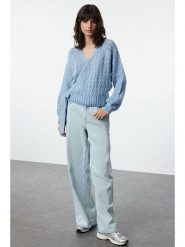 Trendyol Sweter w kolorze błękitnym rozmiar: S. Niebieskie swetry Trendyol, s, bez wzorów, bez ramiączek. Za 65.99 zł.