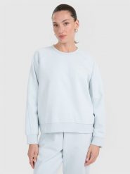 4F Bluza dresowa nierozpinana bez kaptura damska - niebieska XS. Niebieskie bluzy 4f, xs, bez wzorów, z dresówki, bez kaptura. Za 159.99 zł.