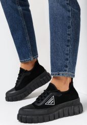 Czarne Sneakersy Nena. Czarne trampki Born2be, z aplikacjami, z gumy, przed kostkę, bez zapięcia. W wyprzedaży za 101.99 zł.