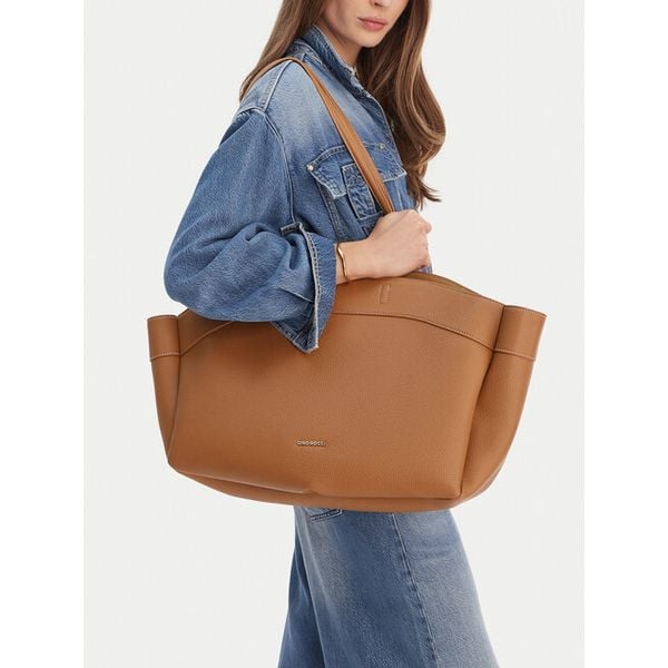 Torebka GINO ROSSI. Brązowe shopper Gino Rossi, bez wzorów, bez dodatków. Za 279.99 zł.