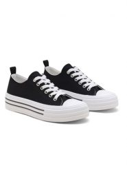 C'M Sneakersy w kolorze czarnym rozmiar: 38. Czarne trampki C'M, bez wzorów, bez zapięcia. Za 129.45 zł.