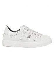 Patrizia Pepe Skórzane sneakersy w kolorze białym rozmiar: 40. Białe trampki Patrizia Pepe, z aplikacjami, bez zapięcia. Za 254.74 zł.