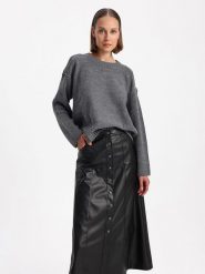 BGN Sweter w kolorze szarym rozmiar: 40. Szare swetry BGN, bez wzorów, ze splotem, bez ramiączek. Za 136.45 zł.