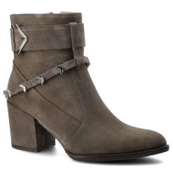 Brązowe Botki Karino Damskie Modne Obuwie Jesienne. Brązowe botki Karino, na jesień, bez wzorów, ze skóry, bez obcasa, na obcasie, bez zapięcia. Za 289.00 zł.