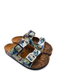 Calceo Klapki w kolorze niebieskim ze wzorem rozmiar: 39. Niebieskie klapki Calceo, bez wzorów, z materiału, z otwartym noskiem, bez obcasa. Za 130.99 zł.