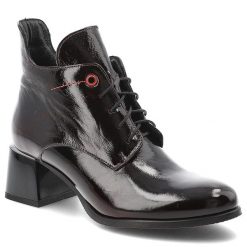 Bordowe Botki Armodo Lakierowane Obuwie Damskie. Czerwone botki Armodo, bez wzorów, z lakierowanej skóry, bez obcasa, na obcasie, bez zapięcia. Za 356.99 zł.
