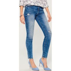 Jeansy regular skinny - Niebieski. Jeansy Mohito. Za 109.99 zł.