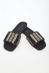 Klapki damskie skórzane EMPORIO ARMANI. Klapki Emporio Armani, bez wzorów, bez obcasa. W wyprzedaży za 867.30 zł.