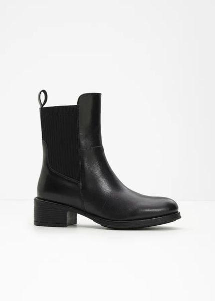 Botki ze skóry. Czarne botki bonprix, bez wzorów, ze skóry, bez obcasa, bez zapięcia. Za 249.99 zł.
