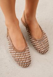 Brązowe Sandały z Odkrytą Piętą i Plecioną Cholewką Elledra. Brązowe sandały Born2be, bez wzorów, z jeansu, boho, bez obcasa, na płaskiej podeszwie, bez zapięcia. Za 99.99 zł.