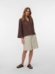 Vero Moda Bluzka w kolorze brązowym rozmiar: M. Brązowe bluzki Vero Moda, m, bez wzorów, bez kołnierzyka, bez ramiączek. Za 149.95 zł.